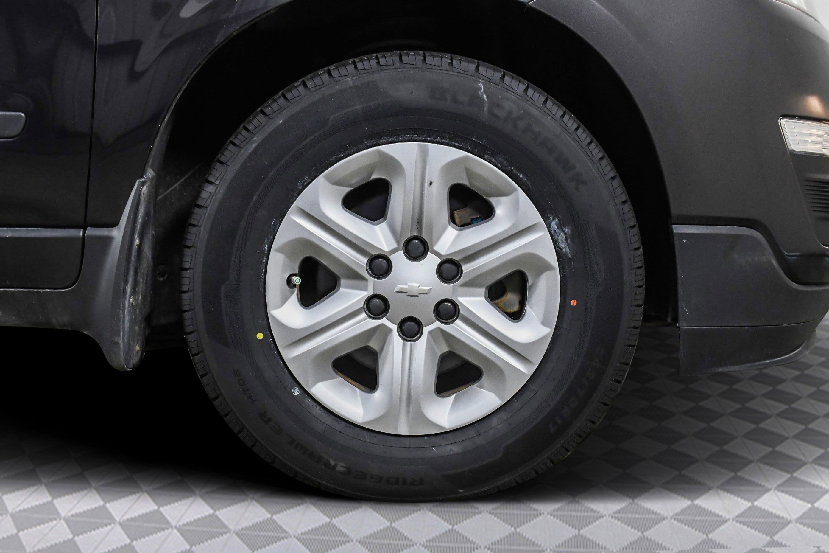 Used 2017 Chevrolet Traverse LS image 31