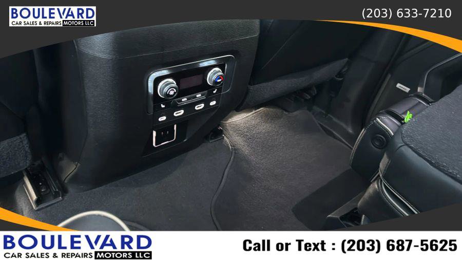 Used 2021 GMC Yukon SLT w/ SLT Premium Package image 40