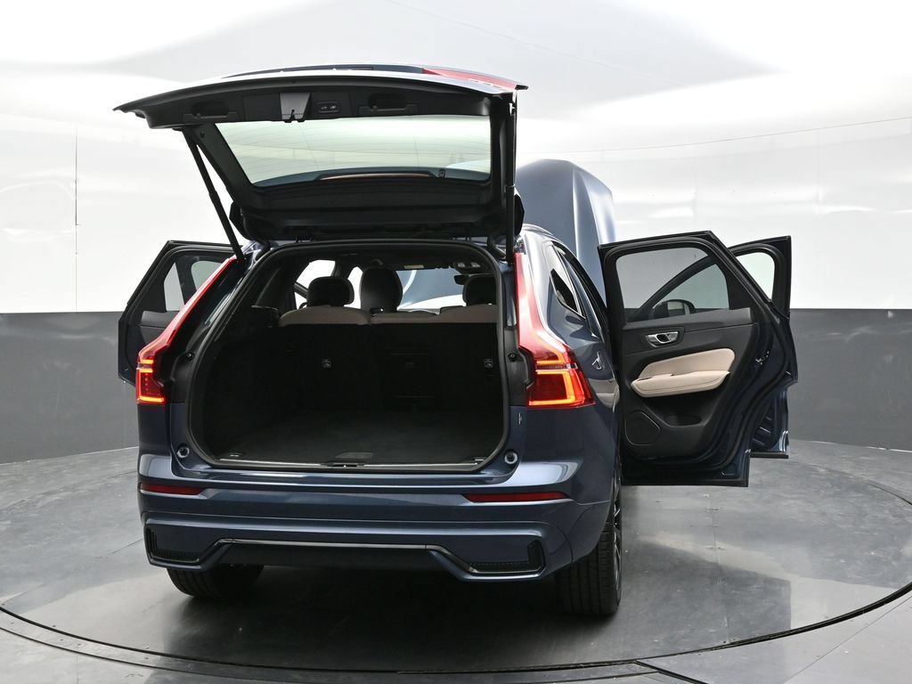 New 2026 Volvo XC60 B5 Plus w/ Climate Package AWD/4WD image 38