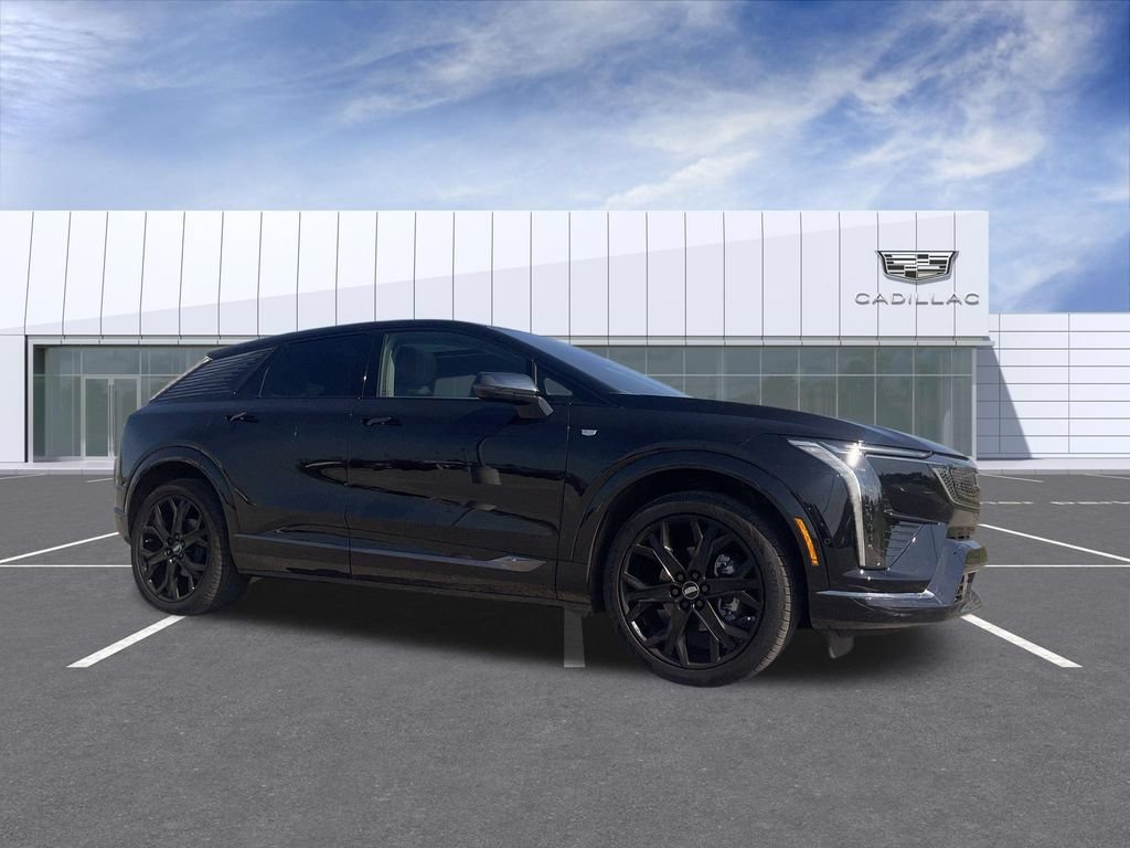 Certified 2025 Cadillac Optiq Sport 1 w/ LPO, ONYX Package AWD/4WD image 1