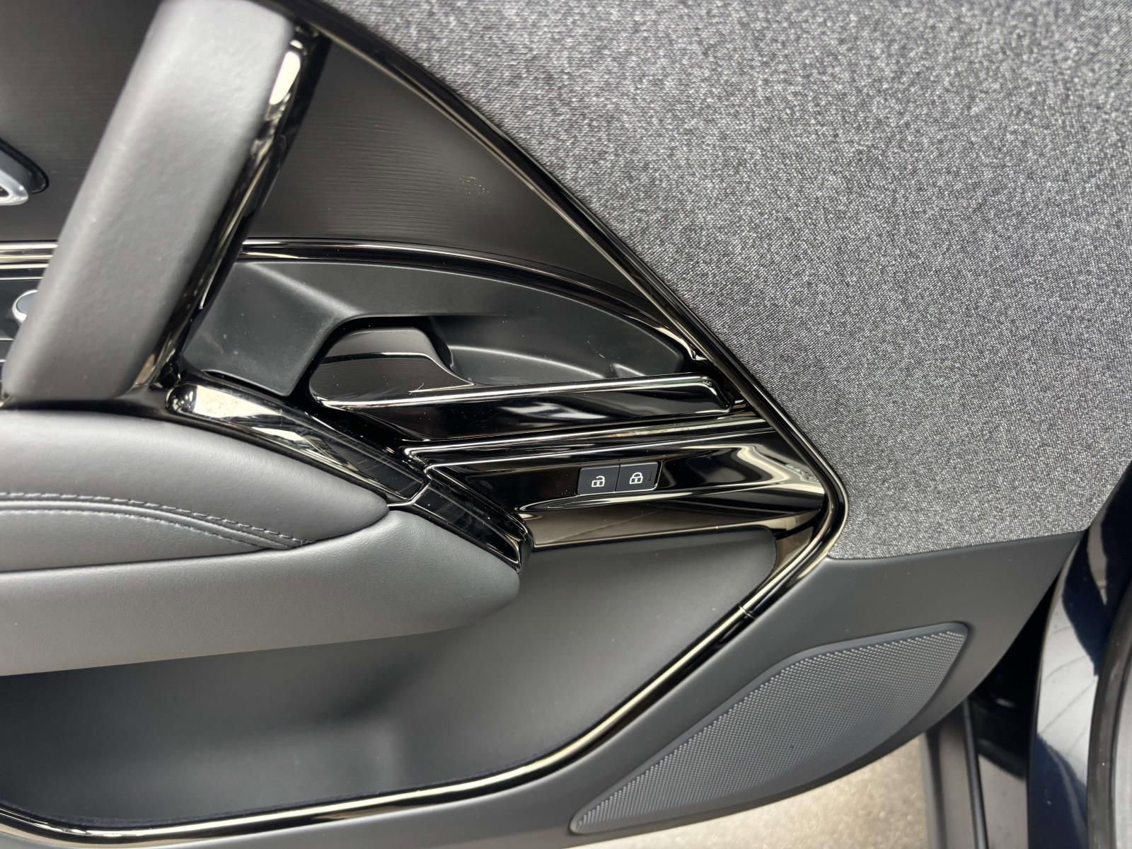 New 2026 Land Rover Range Rover Sport Dynamic SE image 13