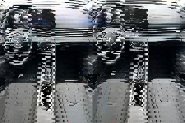 New 2025 Hyundai Elantra SEL image 10