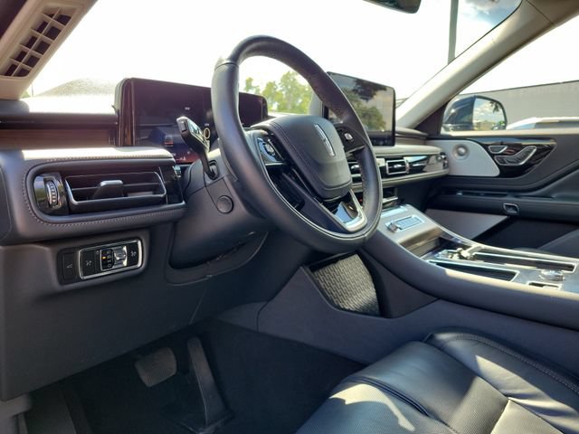 Used 2025 Lincoln Aviator Reserve w/ Equipment Group 201A AWD/4WD image 6