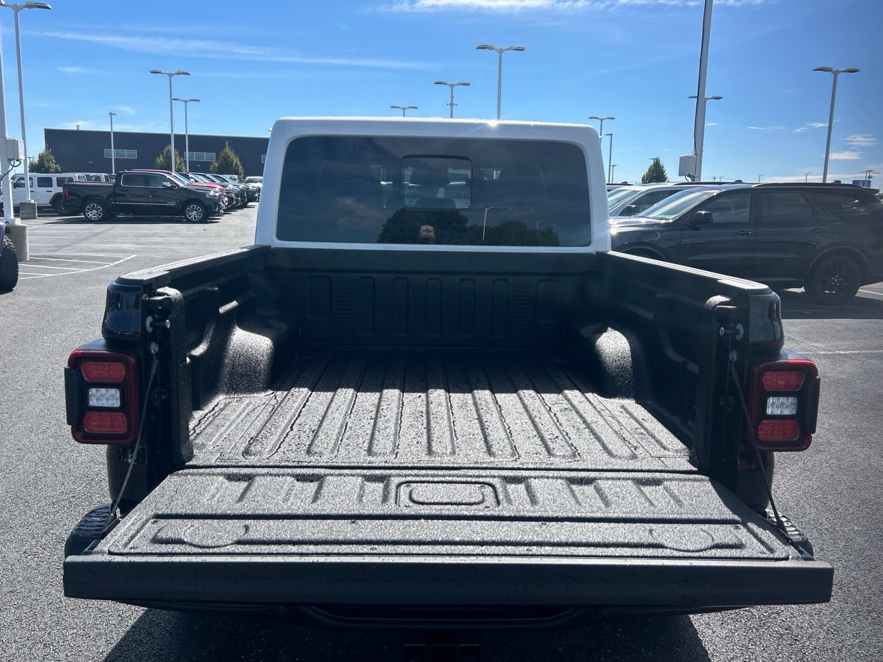 New 2027 Jeep Gladiator Rubicon AWD/4WD image 12