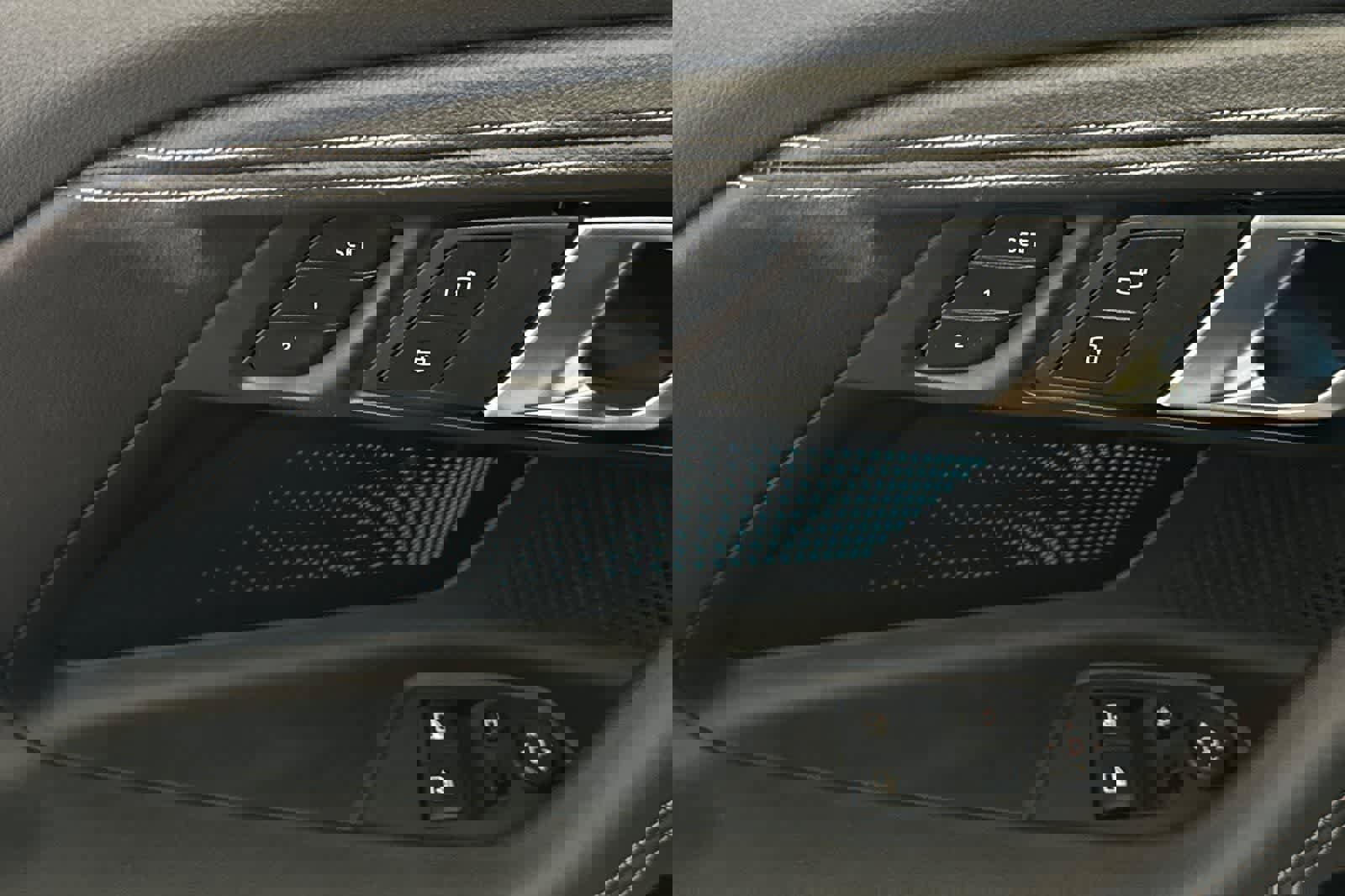 Used 2024 BMW 230i Coupe w/ Convenience Package image 15