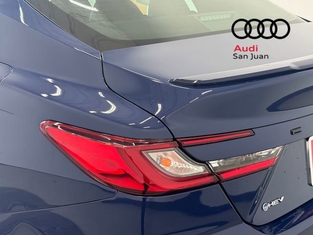 Used 2025 Toyota Camry SE image 11