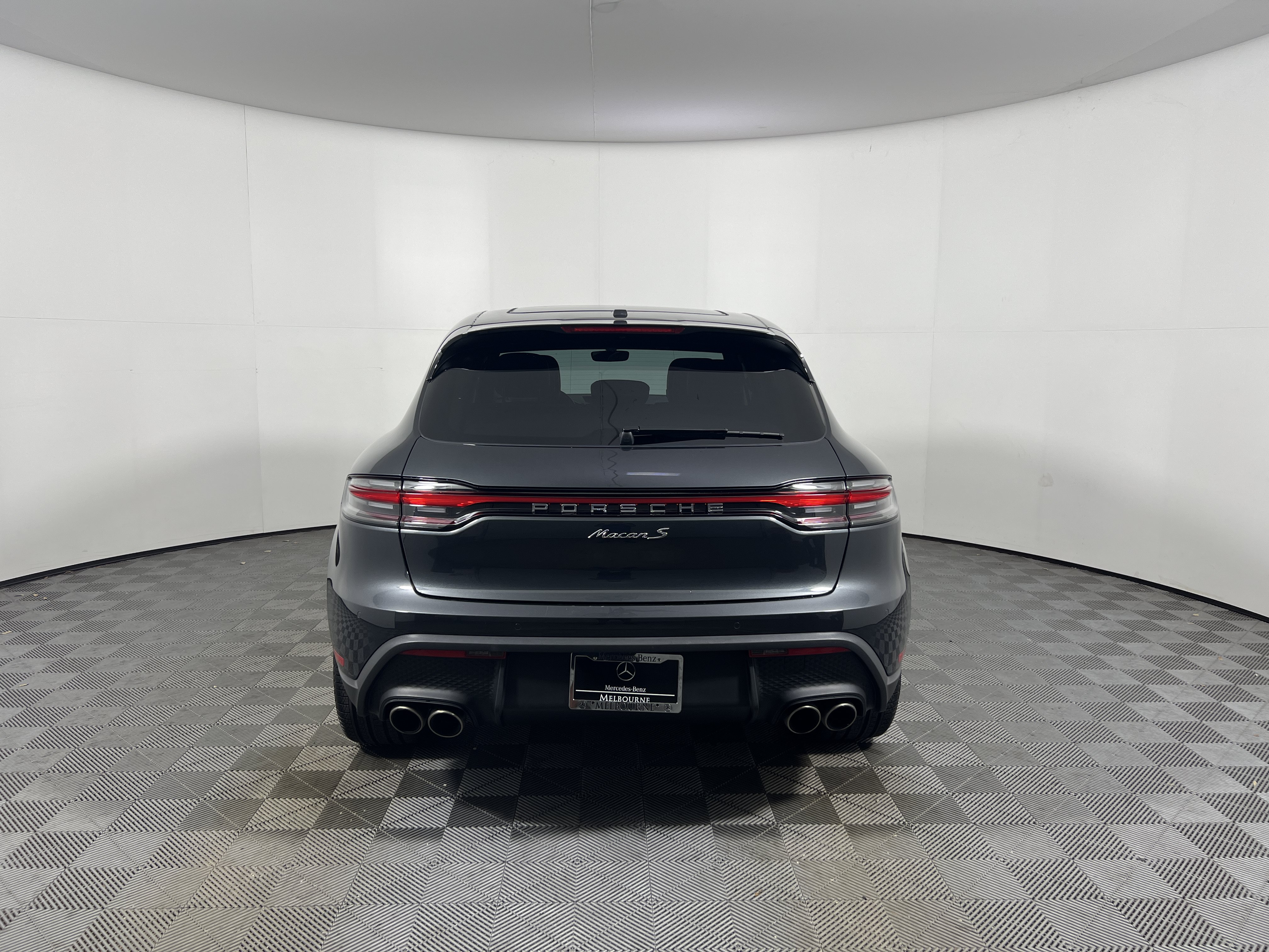 Certified 2024 Porsche Macan S AWD/4WD image 6