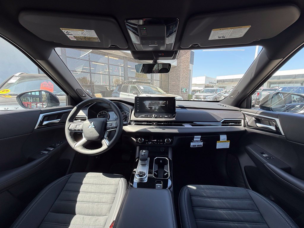 New 2026 Mitsubishi Outlander LE FWD image 18
