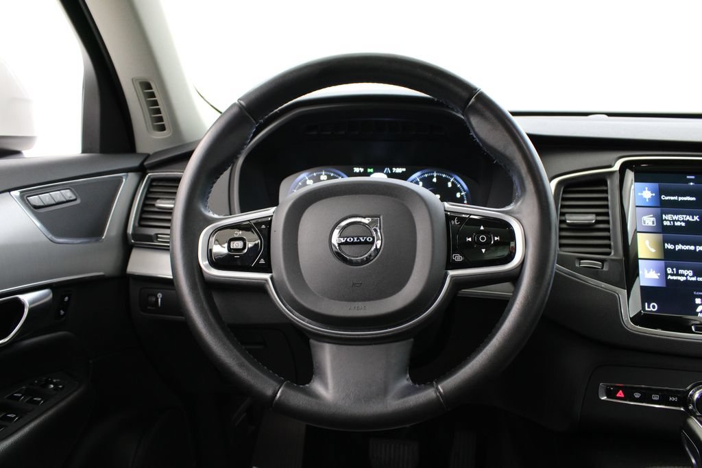 Used 2022 Volvo XC90 T5 Momentum FWD image 26