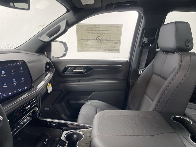 Used 2025 Chevrolet Suburban RST w/ RST Capability Package AWD/4WD image 11