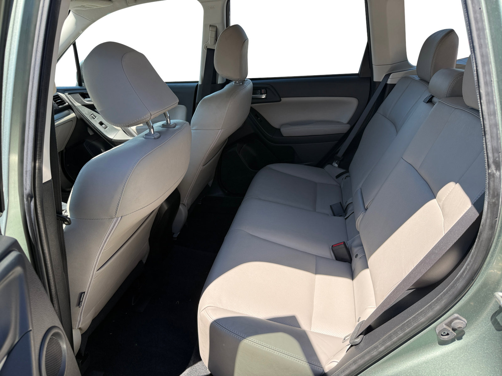 Used 2015 Subaru Forester 2.5i Limited AWD/4WD image 16