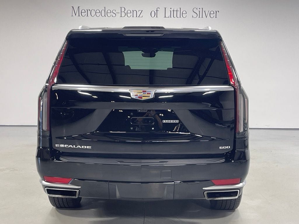 Used 2024 Cadillac Escalade Premium Luxury AWD/4WD image 4