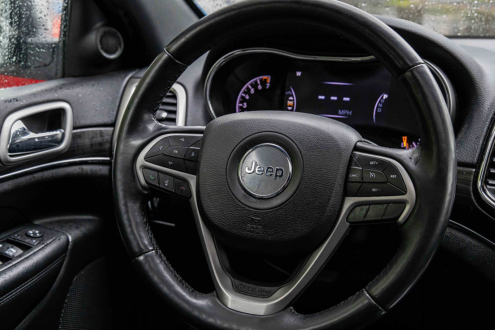 Used 2022 Jeep Grand Cherokee Limited image 9