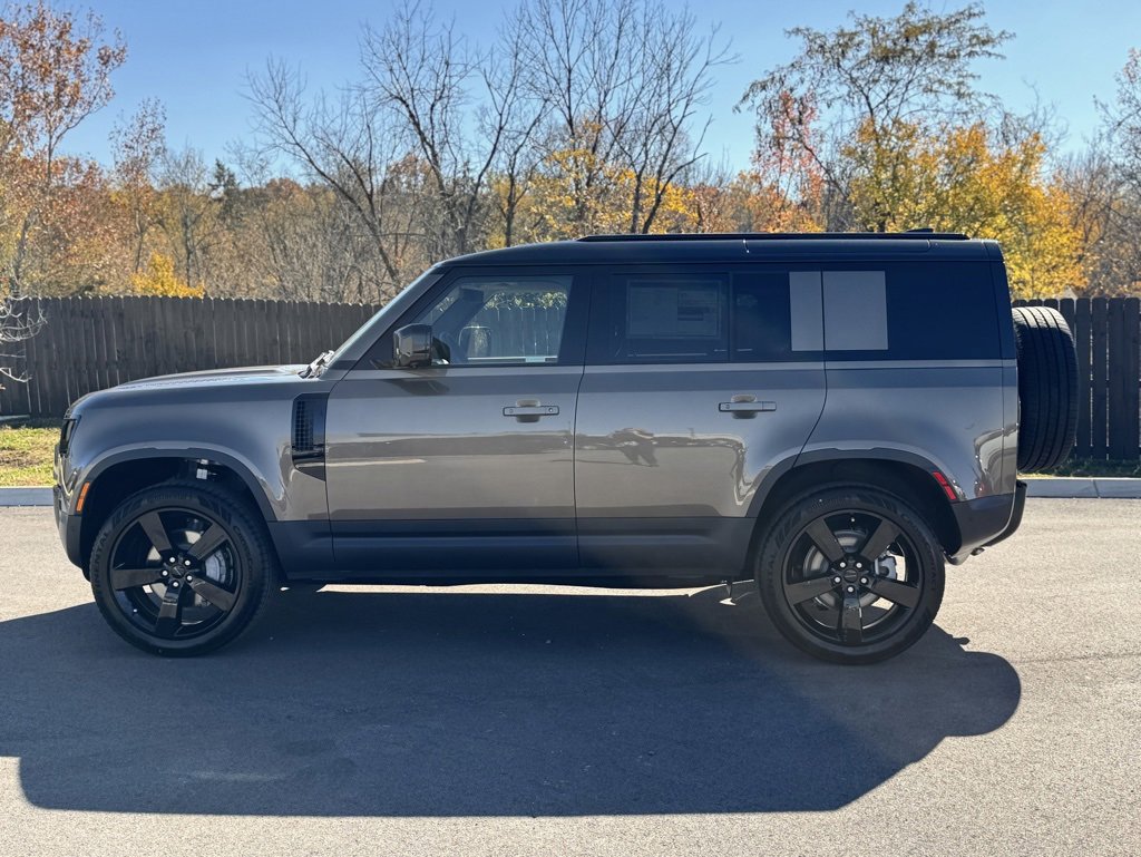 New 2026 Land Rover Defender 110 S image 2