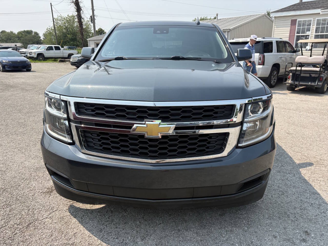 Used 2020 Chevrolet Suburban LT RWD image 3