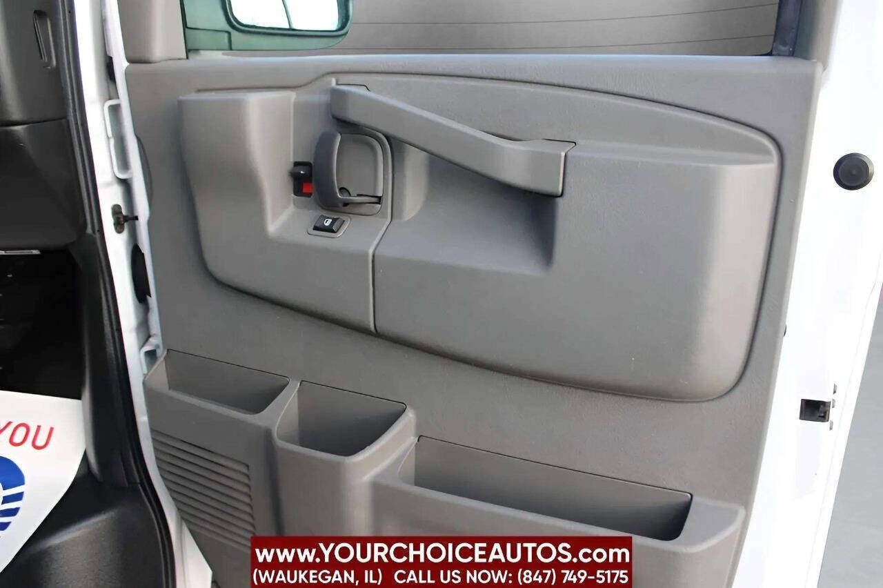 Used 2021 GMC Savana 2500 w/ Driver Convenience Package image 9