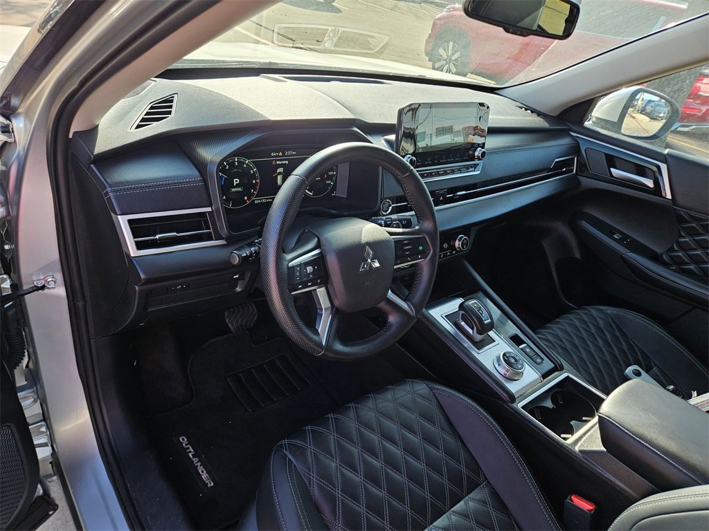 Used 2024 Mitsubishi Outlander SEL image 13