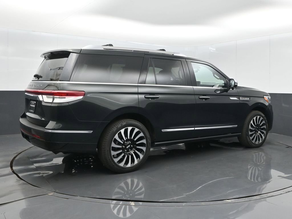 Used 2023 Lincoln Navigator Black Label AWD/4WD image 8