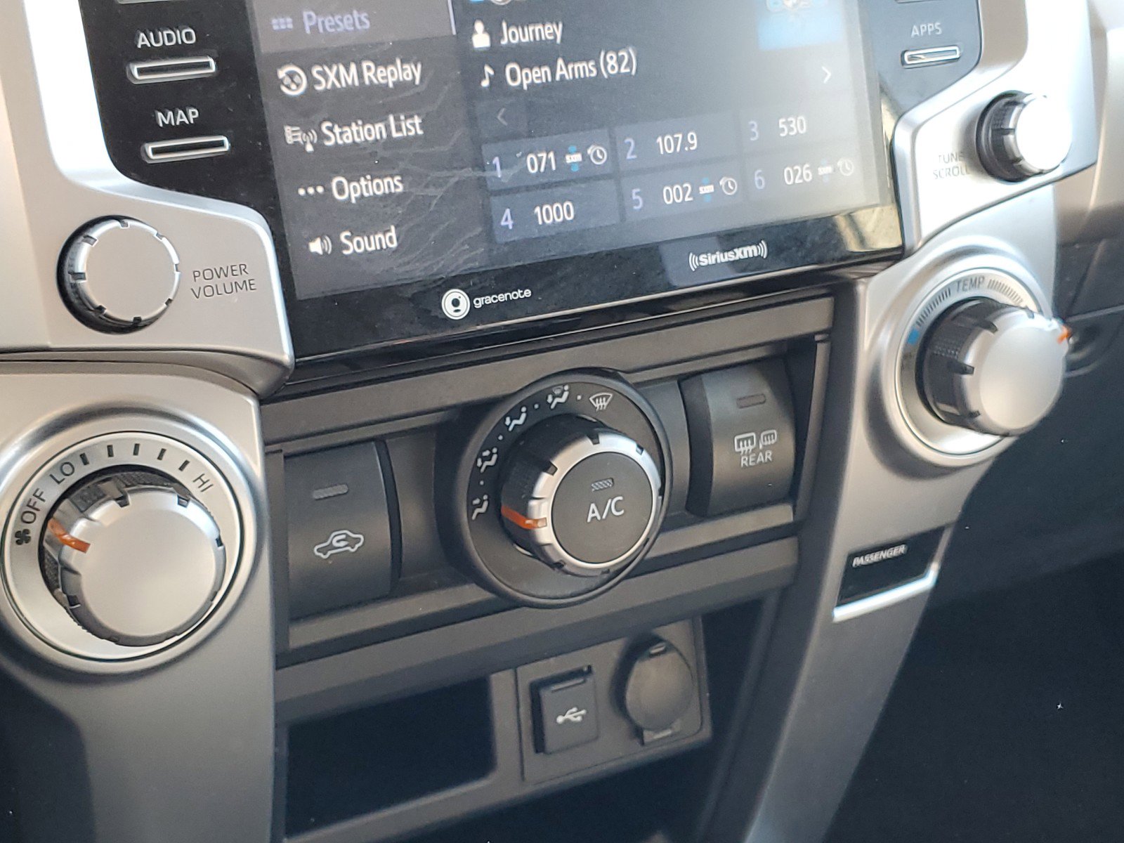 Used 2020 Toyota 4Runner SR5 AWD/4WD image 22