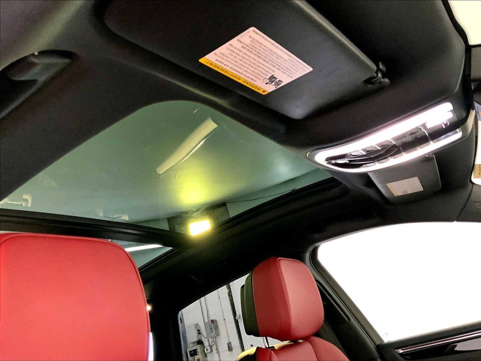 Certified 2026 Porsche Macan AWD/4WD image 20