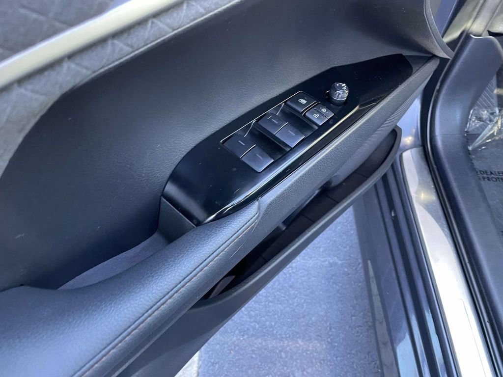 Used 2025 Toyota Camry XLE image 25
