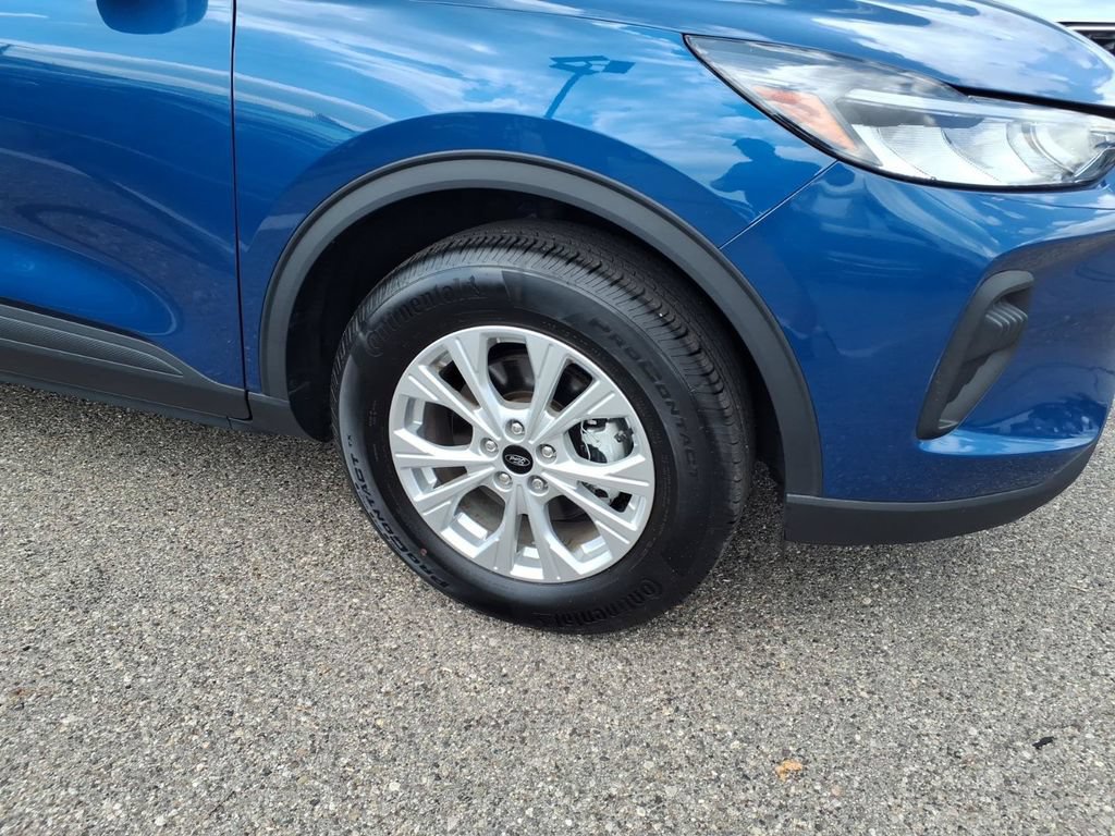 Used 2023 Ford Escape Active AWD/4WD image 4
