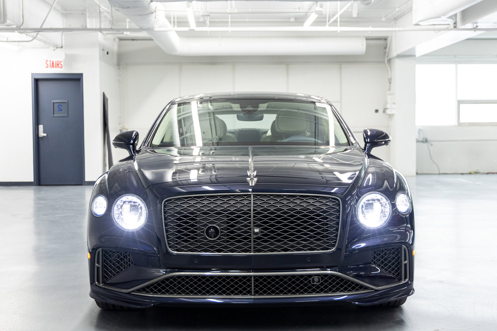 Certified 2025 Bentley Flying Spur Plug-In Hybrid AWD/4WD image 7