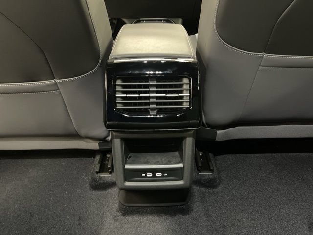 New 2026 Volkswagen ID.4 Pro AWD/4WD image 25