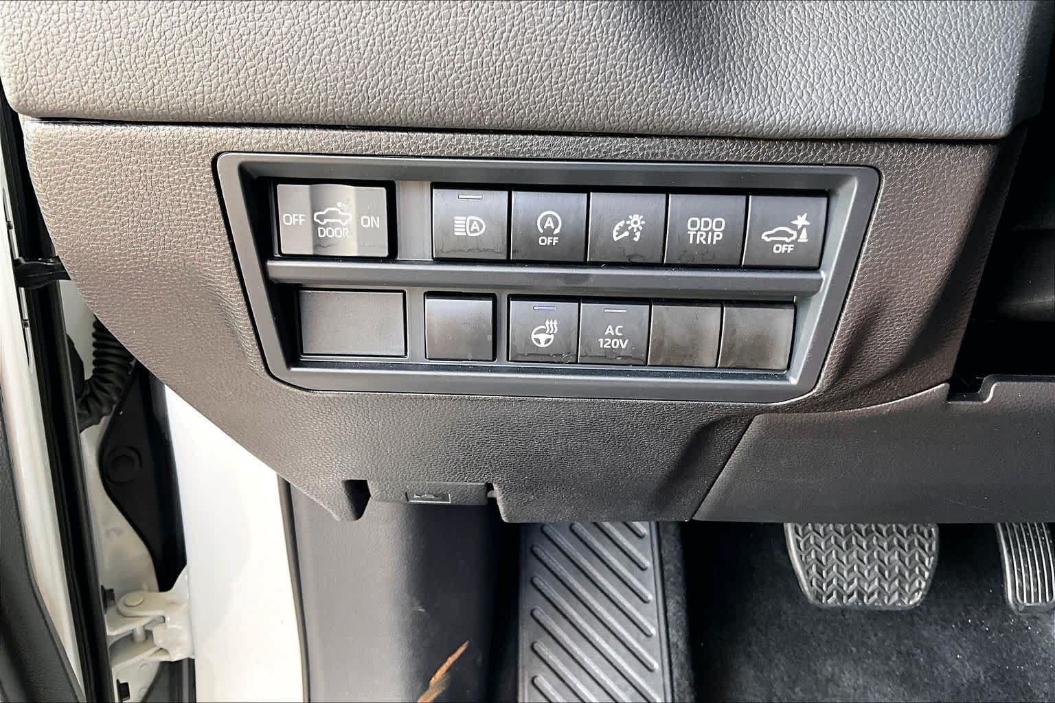 Used 2026 Toyota Tundra Limited AWD/4WD image 34