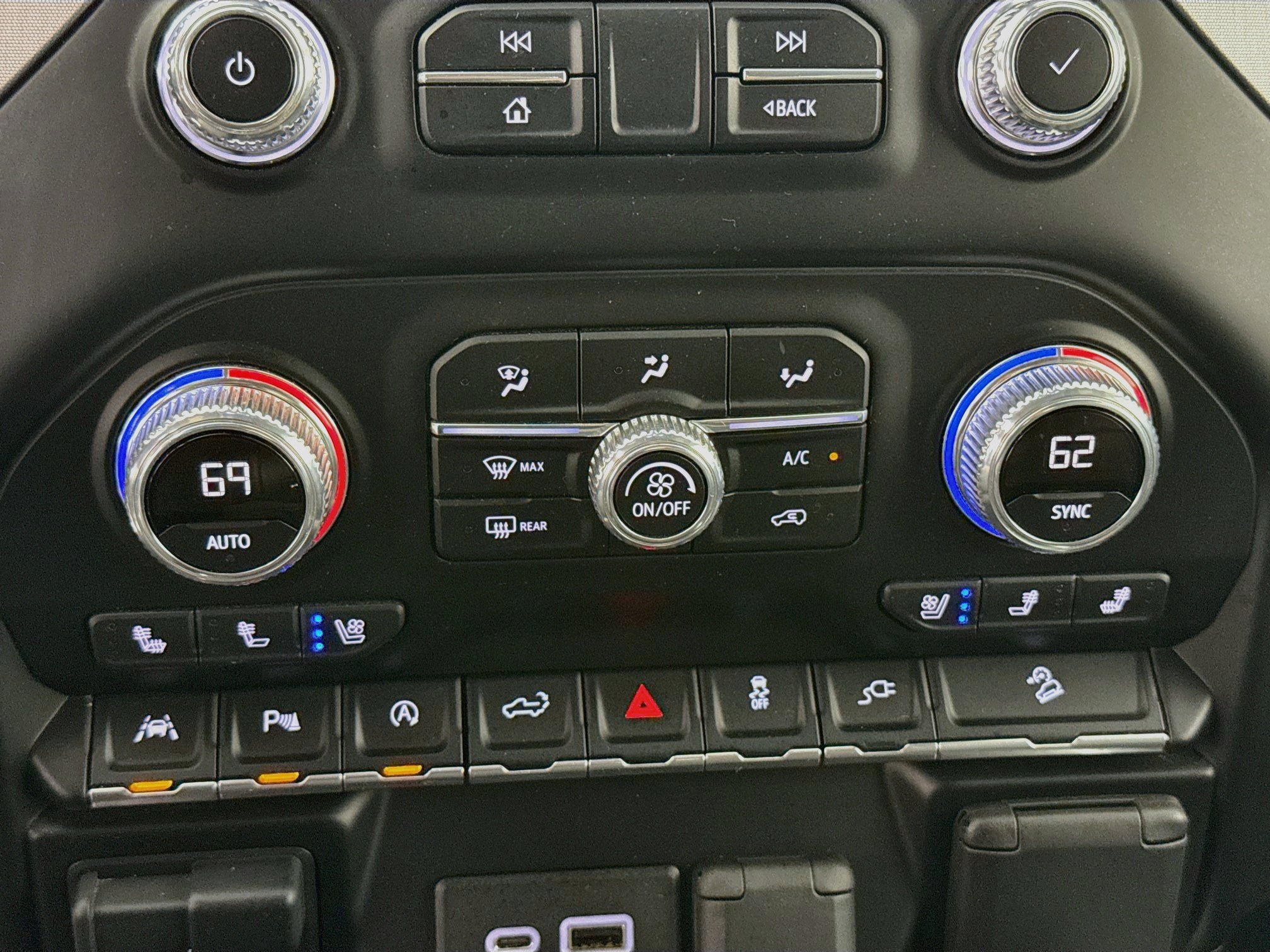 Used 2019 GMC Sierra 1500 SLT w/ SLT Premium Plus Package AWD/4WD image 17
