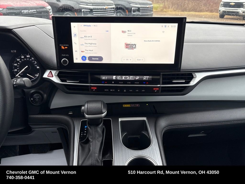 Used 2025 Toyota Sienna XLE image 18