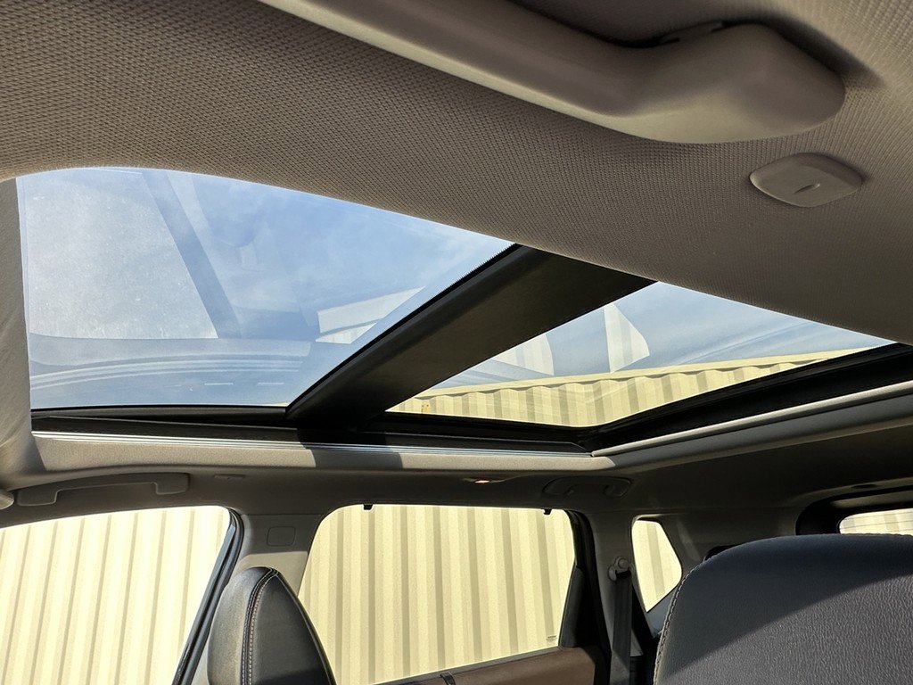 Used 2023 Nissan Rogue SL w/ SL Premium Package image 4