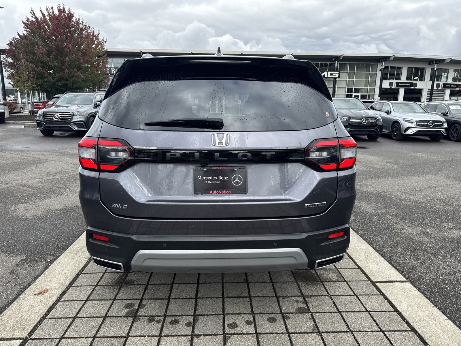 Used 2023 Honda Pilot Touring image 6