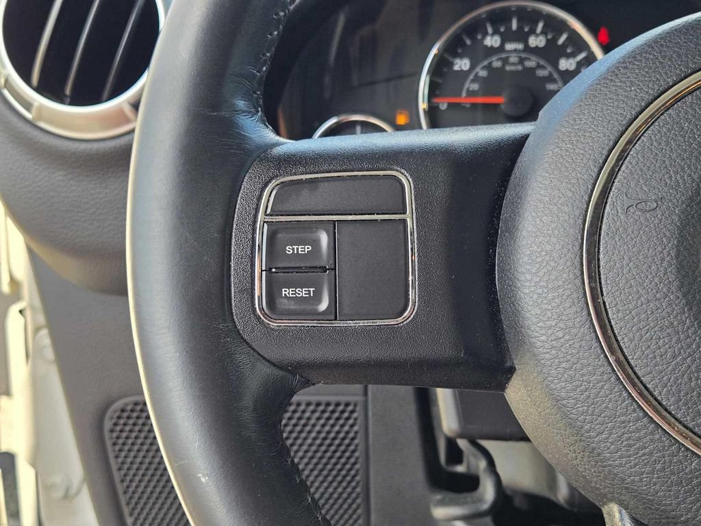 Used 2018 Jeep Wrangler Unlimited Sahara AWD/4WD image 23