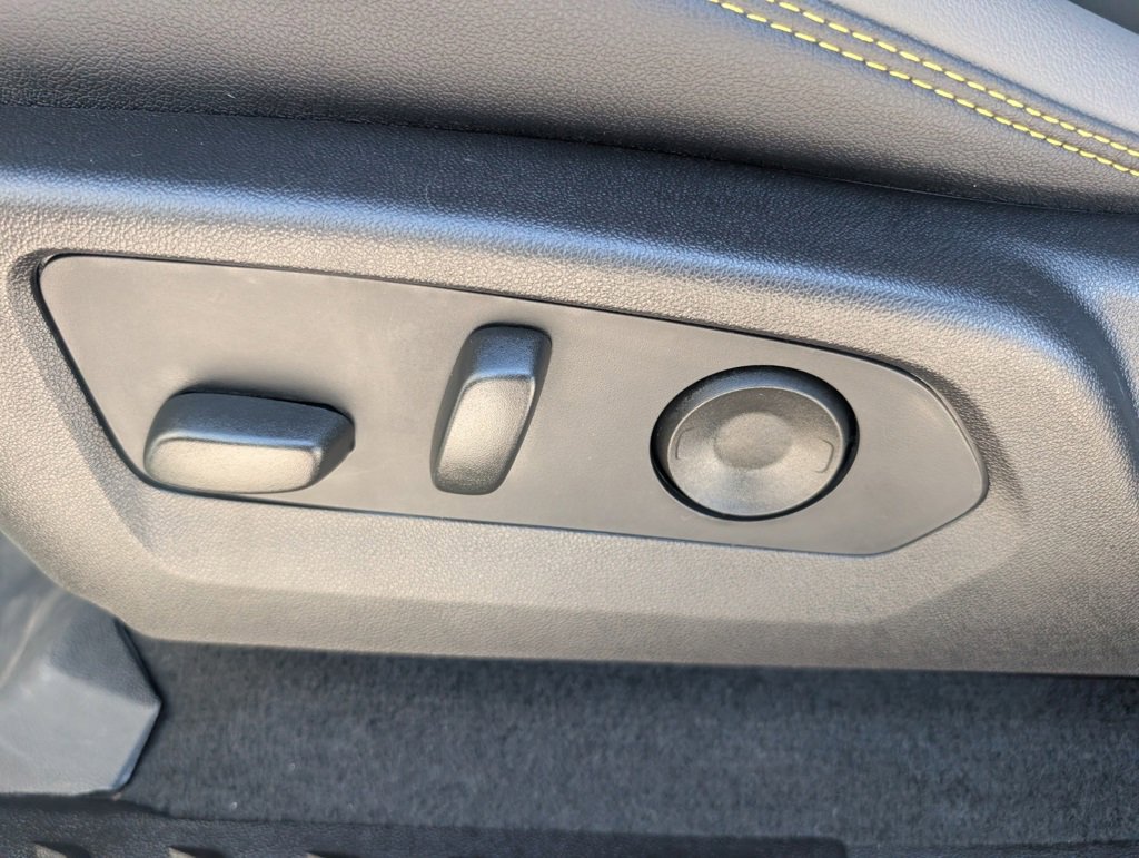 Used 2025 Chevrolet Colorado ZR2 w/ Technology Package image 10