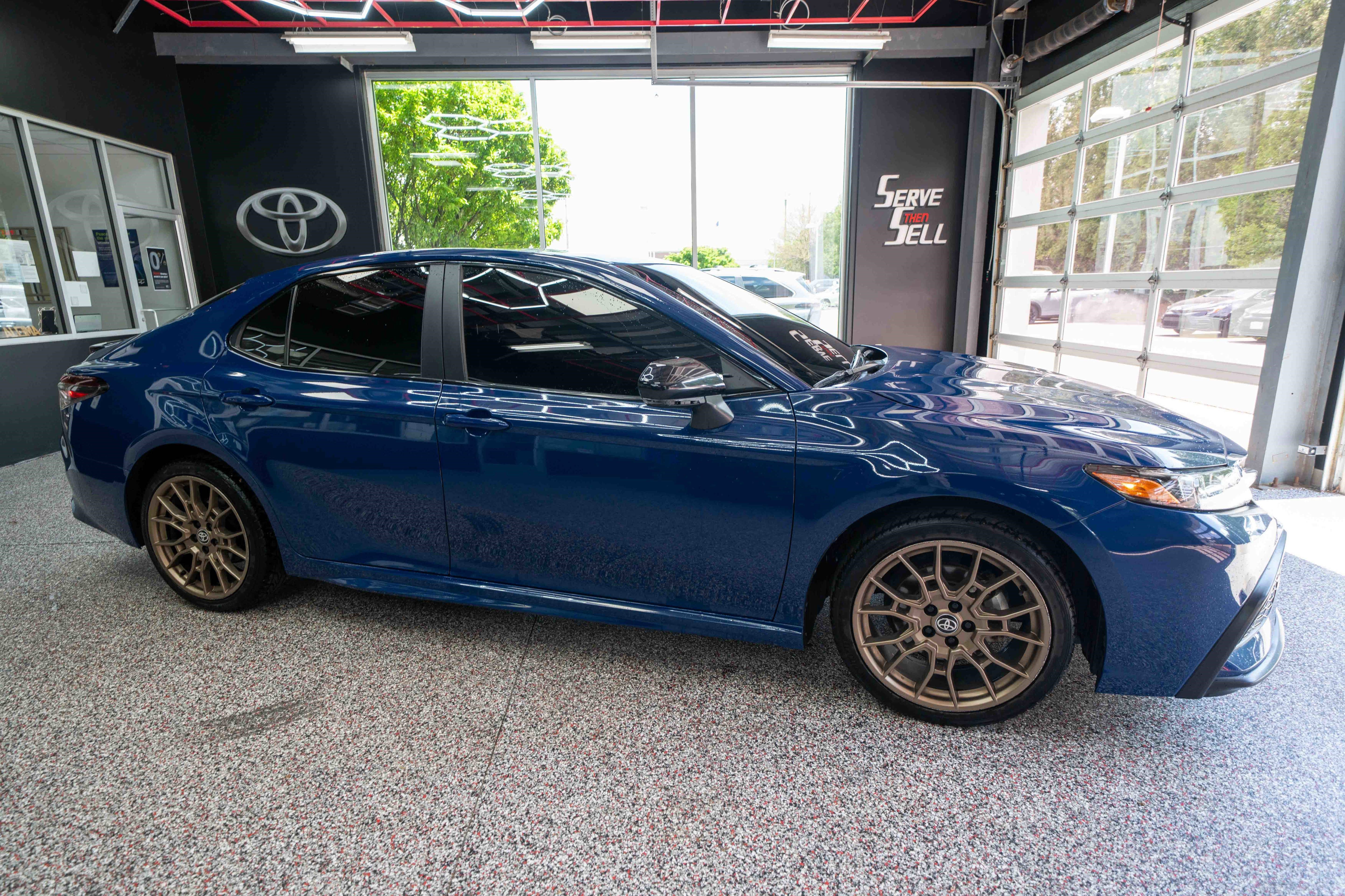 Used 2024 Toyota Camry SE FWD image 5