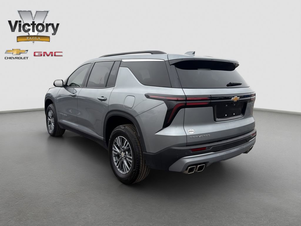 Used 2025 Chevrolet Traverse LT image 4