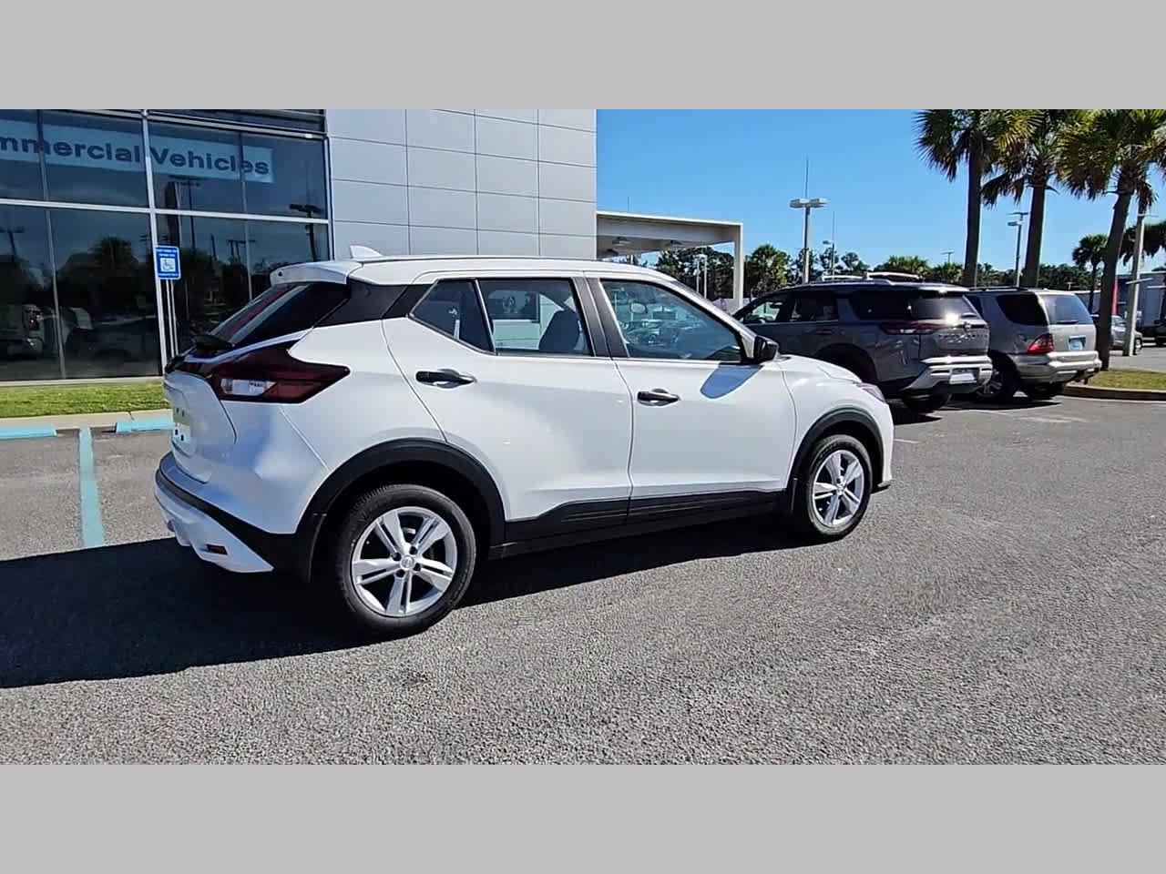 New 2025 Nissan Kicks Play S image 29