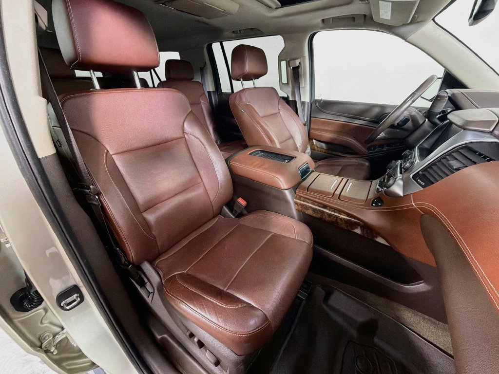 Used 2017 Chevrolet Suburban Premier AWD/4WD image 28