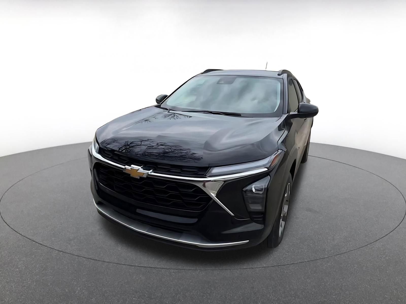 Used 2025 Chevrolet Trax LT image 7