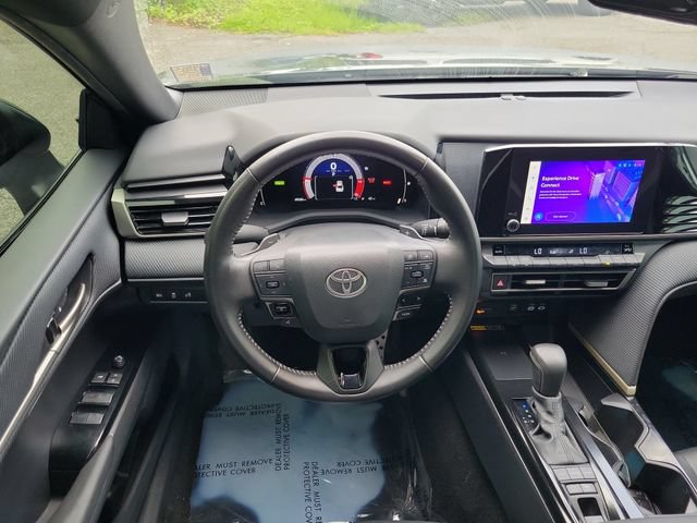 Used 2025 Toyota Camry SE FWD image 11