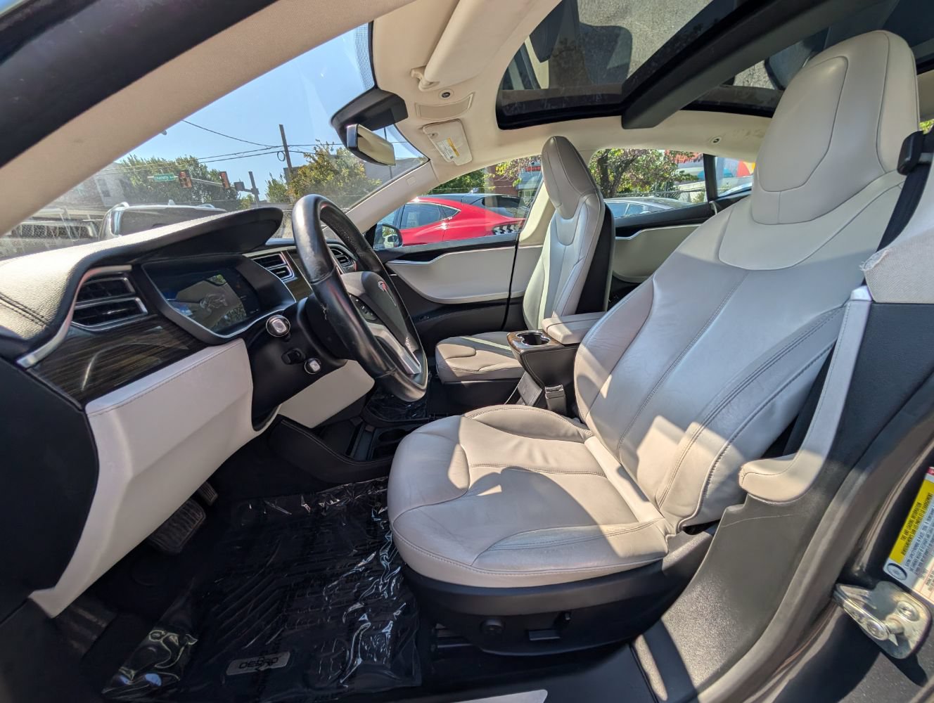 Used 2015 Tesla Model S 60 RWD image 15
