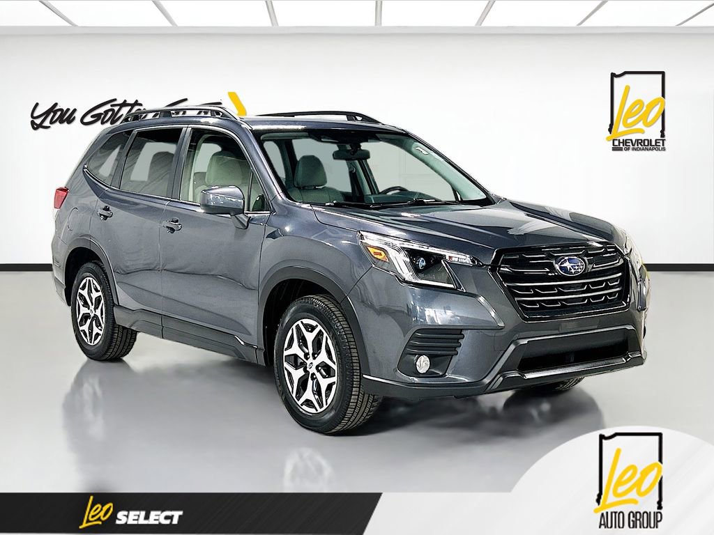 Used 2023 Subaru Forester Premium image 3