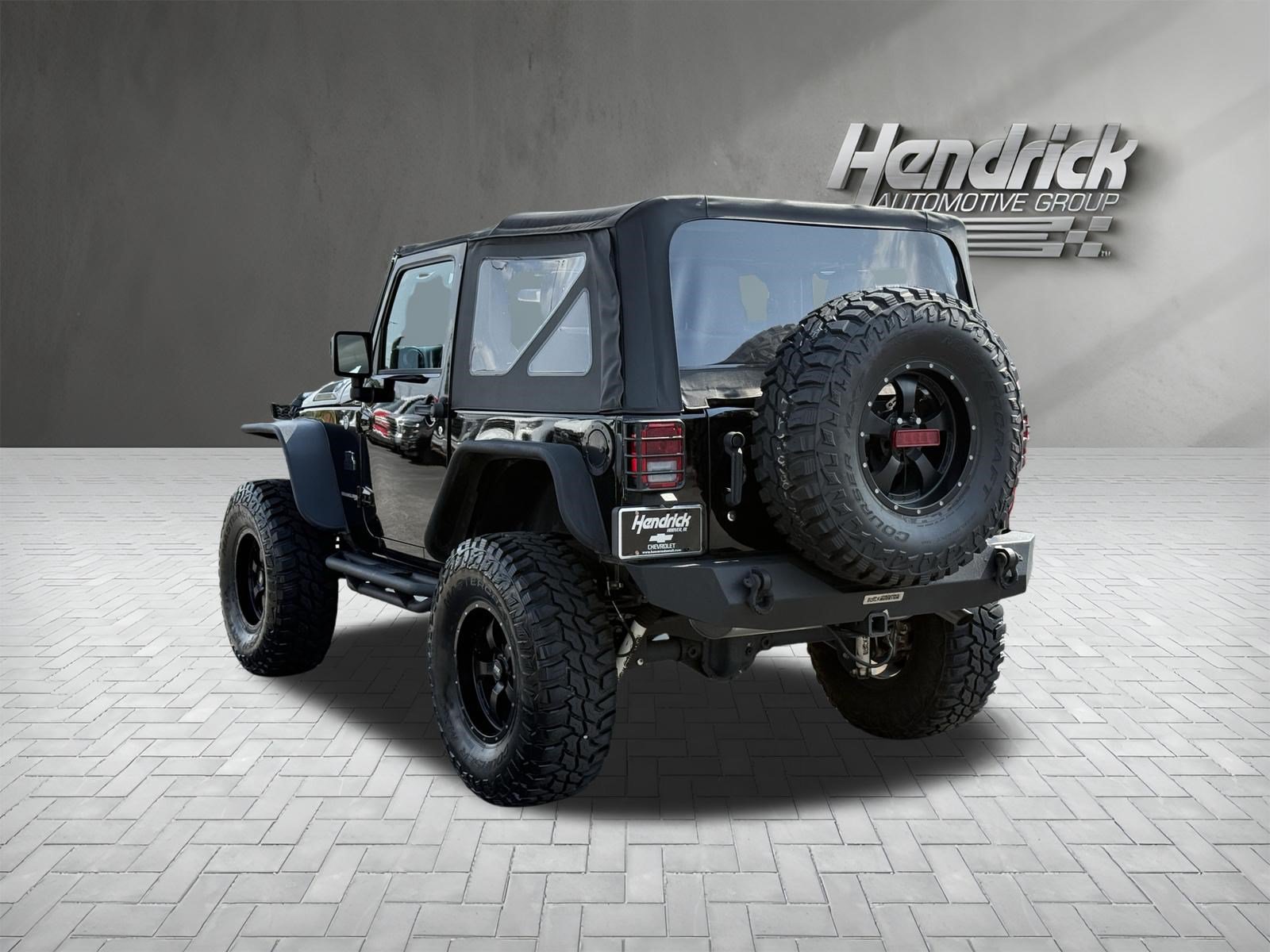 Used 2018 Jeep Wrangler Sport w/ Connectivity Group AWD/4WD image 8