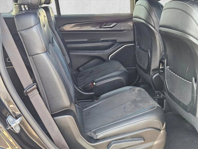 Used 2021 Jeep Grand Cherokee L Laredo image 18