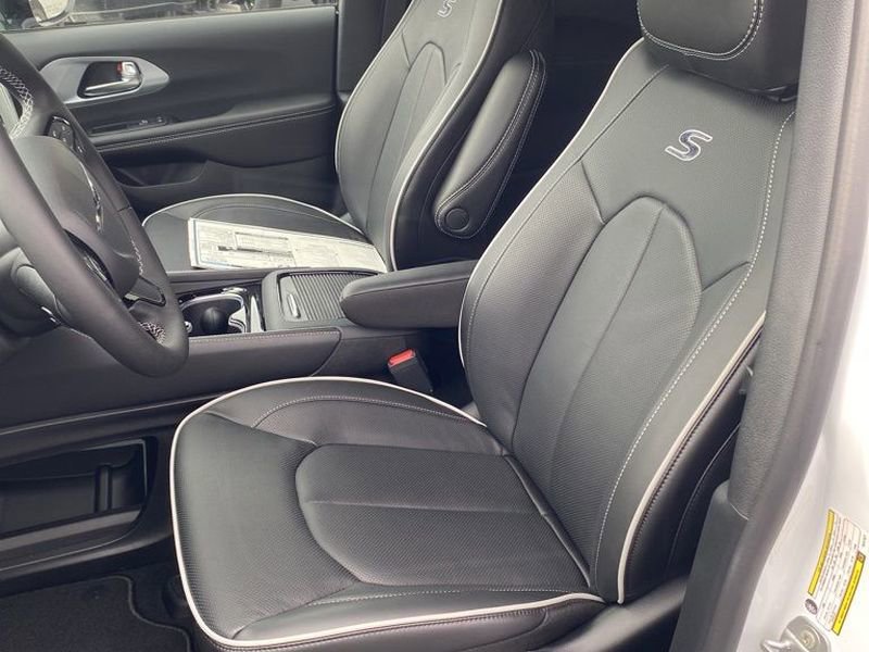 New 2026 Chrysler Pacifica Limited w/ S Appearance Package image 22