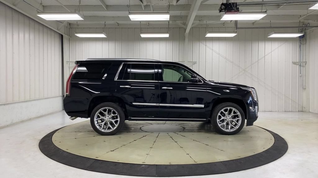 Used 2017 Cadillac Escalade Premium Luxury AWD/4WD image 9