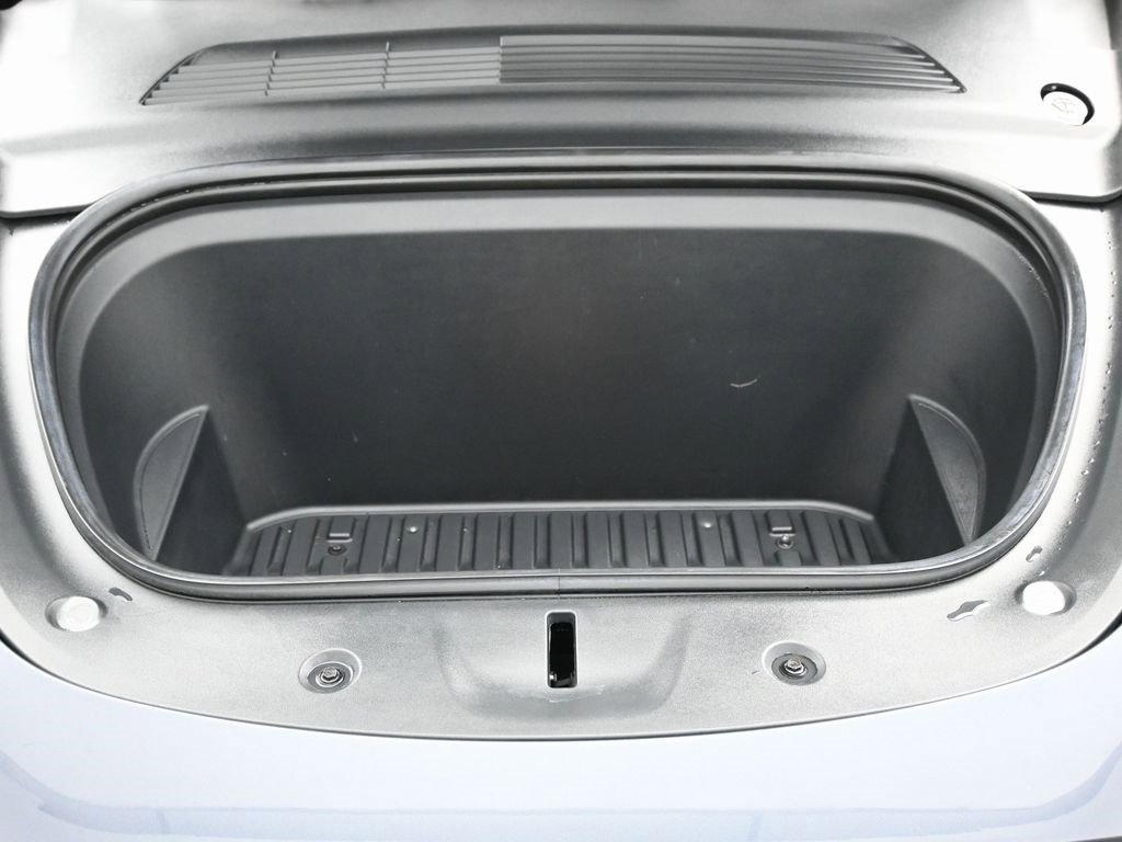 Used 2021 Tesla Model Y Long Range image 44