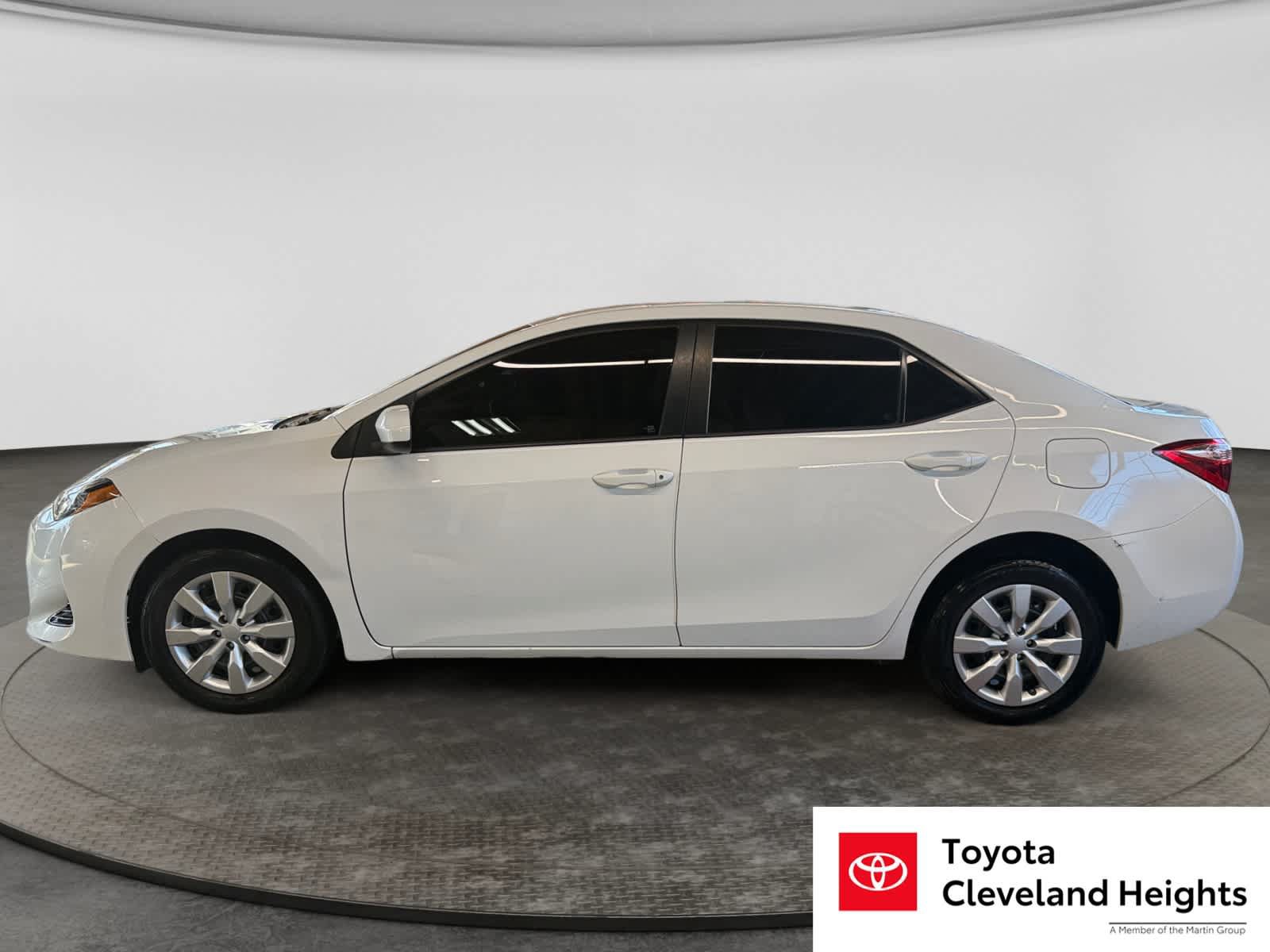 Used 2017 Toyota Corolla LE w/ Carpet Mat Package (TMS) FWD image 8