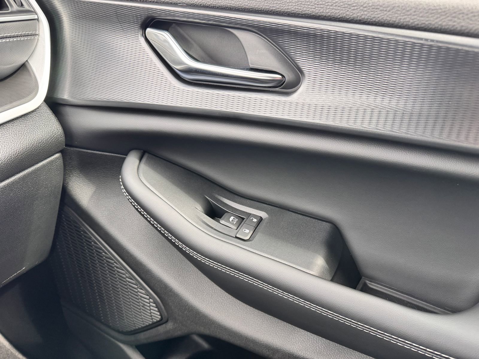 New 2026 Jeep Grand Cherokee Laredo image 21